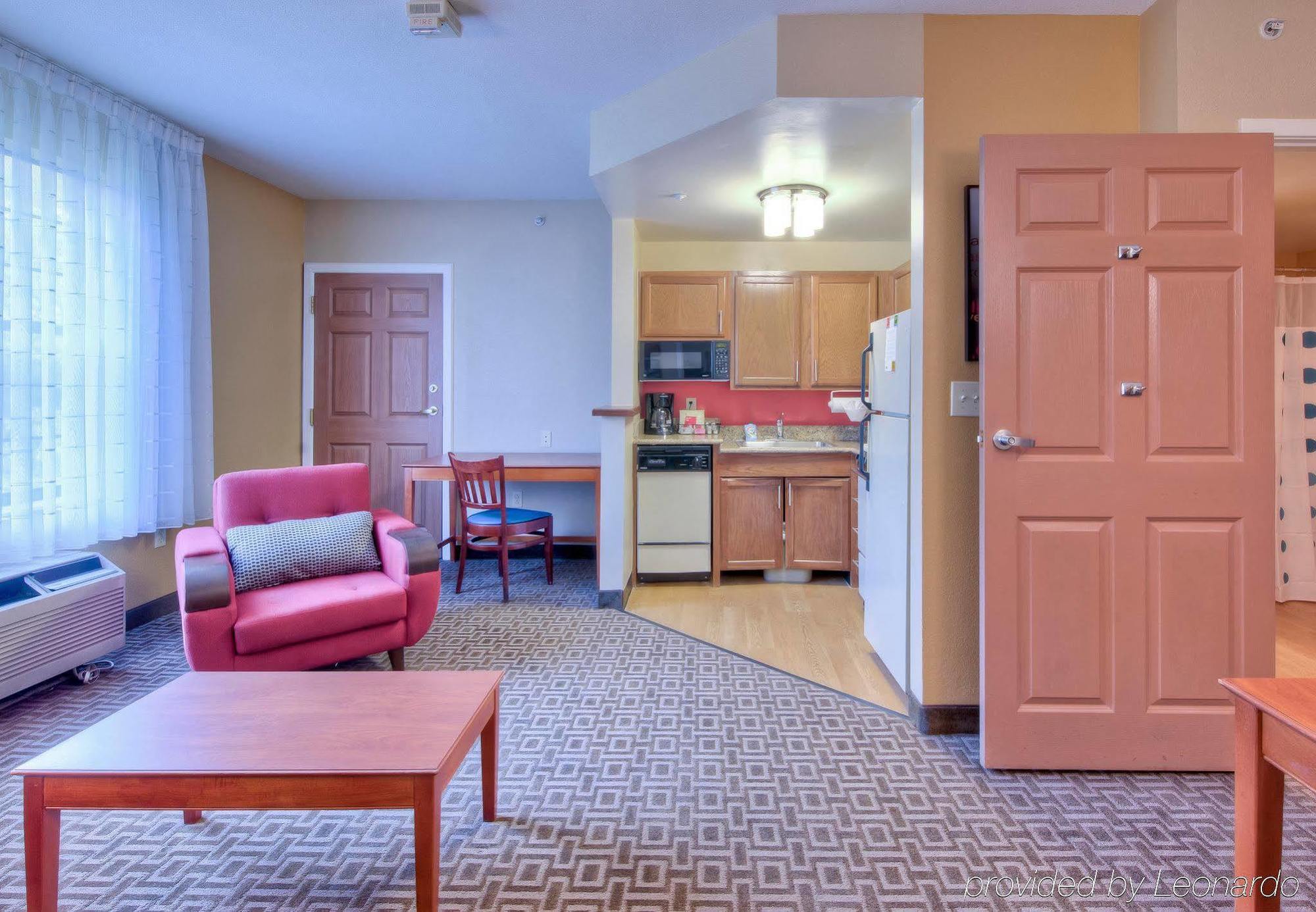Towneplace Suites Charlotte University Research Park Extérieur photo